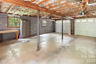 2000 Davis Mountain Rd, Hendersonville, NC 28739 - Photo 33