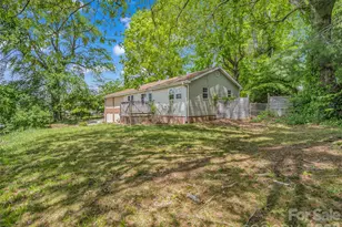 1916 Old Spartanburg Rd, Hendersonville, NC 28792 - Photo 3
