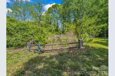 1916 Old Spartanburg Road, Hendersonville, NC 28792 - Photo 9