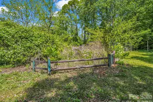 1916 Old Spartanburg Rd, Hendersonville, NC 28792 - Photo 9