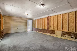 1916 Old Spartanburg Rd, Hendersonville, NC 28792 - Photo 29