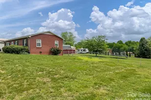 2101 Lamesa Ct, Lenoir, NC 28645 - Photo 3