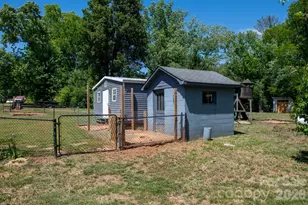 828 Jamestown Rd, Morganton, NC 28655 - Photo 23