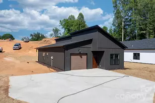 917 Overlook Dr SW, Lenoir, NC 28645 - Photo 3