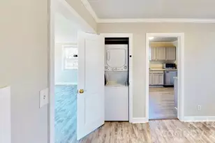 2320 Vanderbilt Rd, Charlotte, NC 28206 - Photo 5