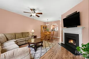 1033 Woodglen Ln, Matthews, NC 28104 - Photo 5