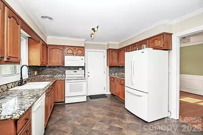 121 Marshdale Avenue SW, Concord, NC 28025 - Photo 7