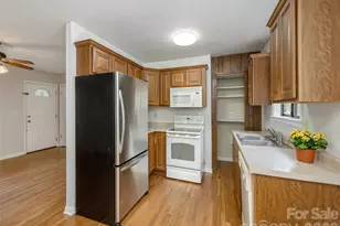 126 Upward Acres St, East Flat Rock, NC 28726 - Photo 7