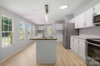 6490 Willow Road, Hendersonville, NC 28739 - Photo 15