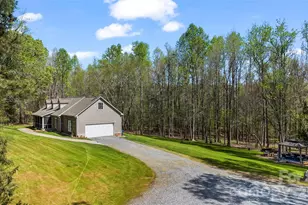 8611 Bent Creek Rd, Waxhaw, NC 28173 - Photo 3