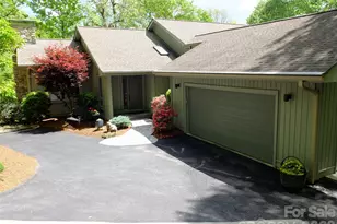 258 Dalhousie Ct, Flat Rock, NC 28731 - Photo 3