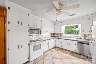 7233 Tuckaseegee Rd, Charlotte, NC 28214 - Photo 17