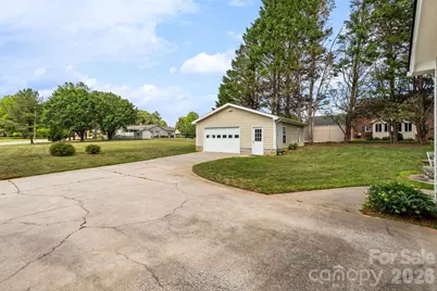 1137 Hibriten Drive SE, Lenoir, NC 28645 - Photo 37
