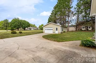 1137 Hibriten Dr SE, Lenoir, NC 28645 - Photo 37