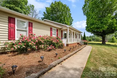 1137 Hibriten Drive SE, Lenoir, NC 28645 - Photo 5