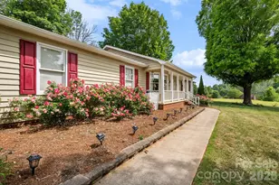 1137 Hibriten Dr SE, Lenoir, NC 28645 - Photo 5