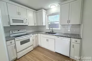 439 Sadie Dr, Matthews, NC 28105 - Photo 3