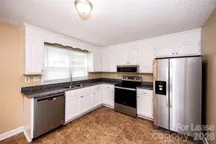 2711 Springbrook Cir, Gastonia, NC 28052 - Photo 3