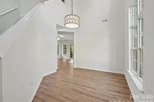 9132 Royal Highlands Ct, Charlotte, NC 28277 - Photo 3