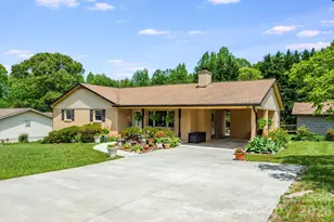 458 Beach Dr, Hendersonville, NC 28792 - Photo 1