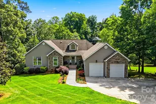 65 King Arthurs Ct, Hickory, NC 28601 - Photo 3