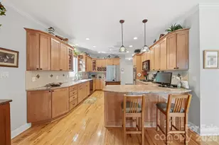 65 King Arthurs Ct, Hickory, NC 28601 - Photo 11