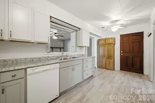 88 Lost Creek Dr, Flat Rock, NC 28731 - Photo 5
