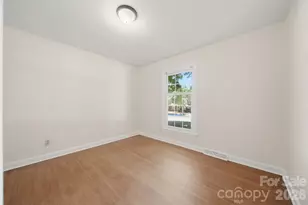 1409 Woodberry Rd, Charlotte, NC 28212 - Photo 25