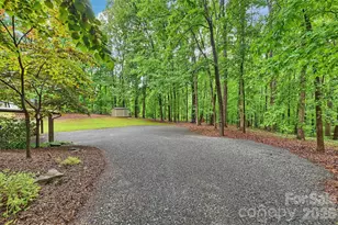 1916 Fair Forest Dr, Matthews, NC 28105 - Photo 41