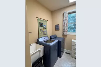 894 Dunroy Drive, Hendersonville, NC 28739 - Photo 25
