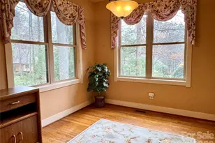 894 Dunroy Dr, Hendersonville, NC 28739 - Photo 27