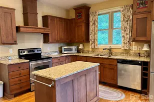 894 Dunroy Dr, Hendersonville, NC 28739 - Photo 13