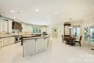 4901 Carmel Park Dr, Charlotte, NC 28226 - Photo 9