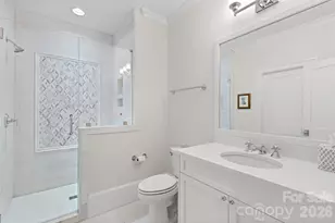 2638 Hampton Ave, Charlotte, NC 28207 - Photo 39