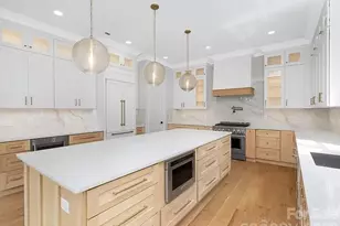 4339 Castlewood Rd, Charlotte, NC 28209 - Photo 5