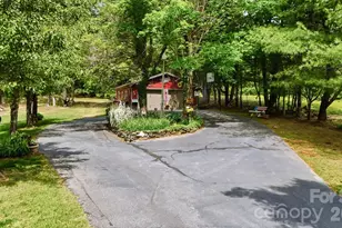 3497 Blue Creek Rd, Lenoir, NC 28645 - Photo 35
