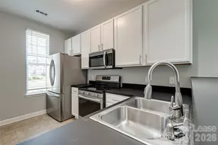 2762 Avalon Loop Rd, Charlotte, NC 28269 - Photo 7