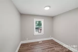 4239 Dinglewood Ave, Charlotte, NC 28205 - Photo 13
