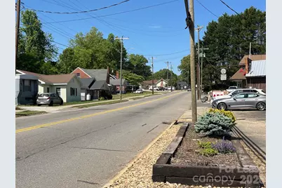 466 E Court Street #B, Marion, NC 28752 - Photo 13