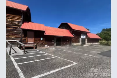 466 E Court Street #B, Marion, NC 28752 - Photo 1
