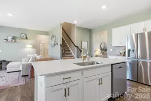 109 Shorthorn Rd, Fletcher, NC 28732 - Photo 5