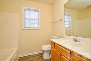 8415 Spirea Ct, Charlotte, NC 28215 - Photo 3