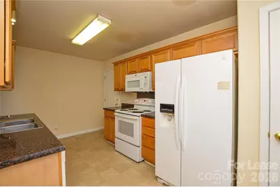 8415 Spirea Court, Charlotte, NC 28215 - Photo 15