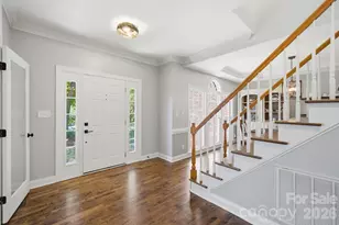 4432 Mountain Cove Dr, Charlotte, NC 28216 - Photo 3