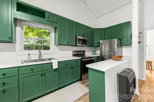 193 Sams Hill, Sylva, NC 28779 - Photo 5