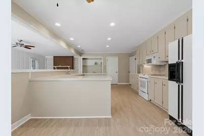1020 Longreen Drive, Kernersville, NC 27284 - Photo 17