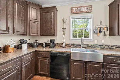 111 Robin Street, Hendersonville, NC 28739 - Photo 11