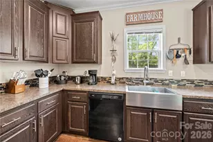 111 Robin St, Hendersonville, NC 28739 - Photo 11