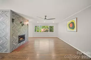 24 Warwick Pl, Asheville, NC 28804 - Photo 11