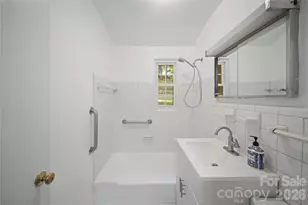 24 Warwick Pl, Asheville, NC 28804 - Photo 13